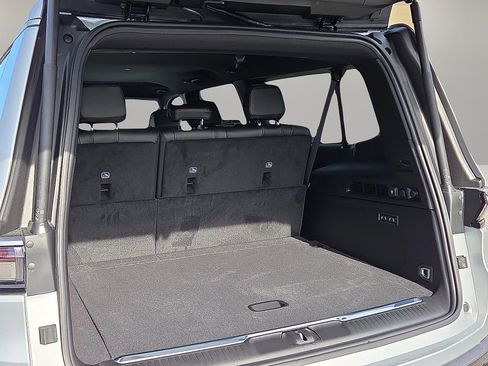 New 2026 Jeep Grand Wagoneer L w/ HD Trailer Tow Package image 8