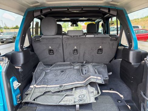 Used 2024 Jeep Wrangler Unlimited AWD/4WD image 22