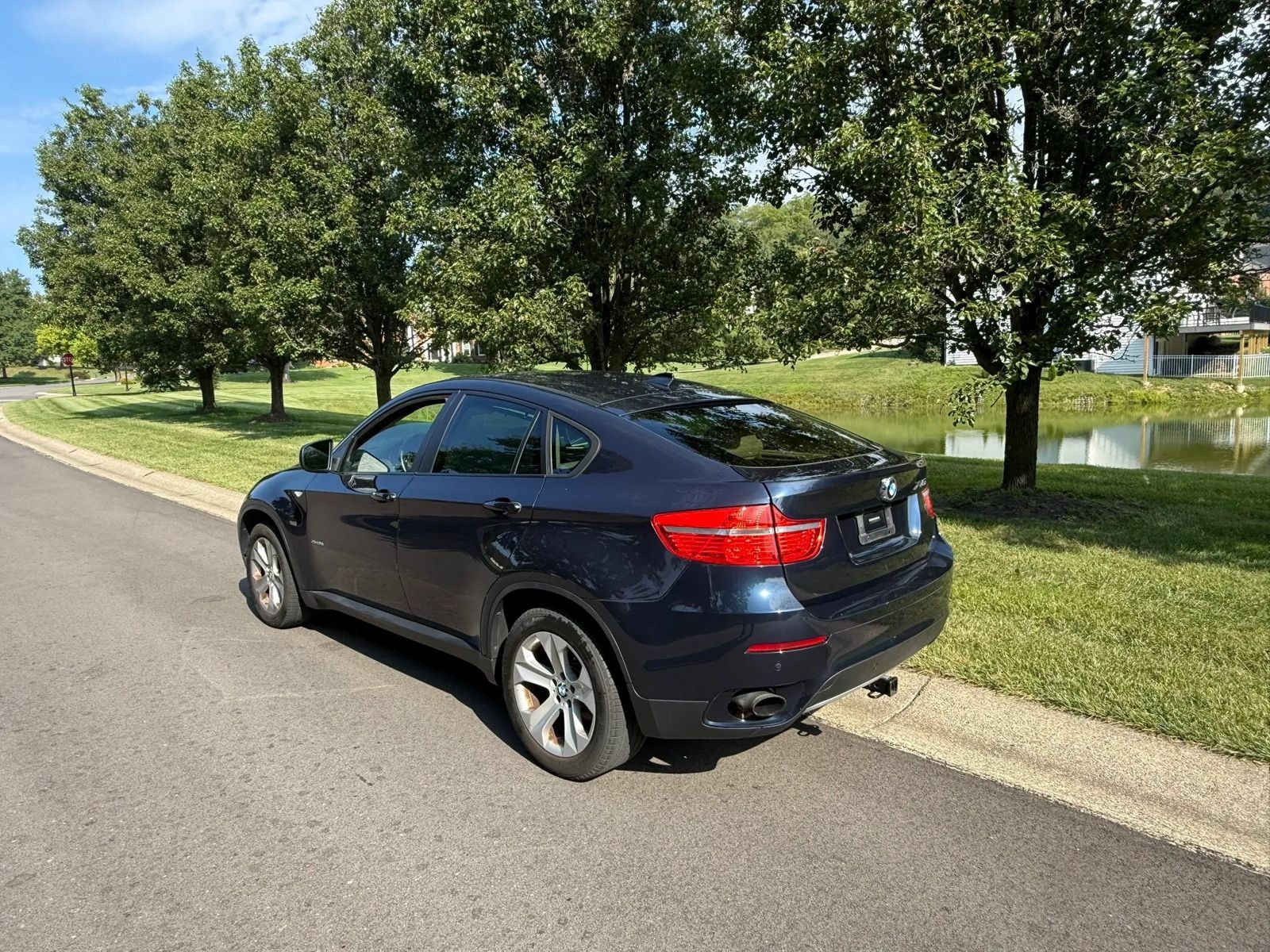 Used 2011 BMW X6 xDrive35i w/ Technology Pkg AWD/4WD image 4
