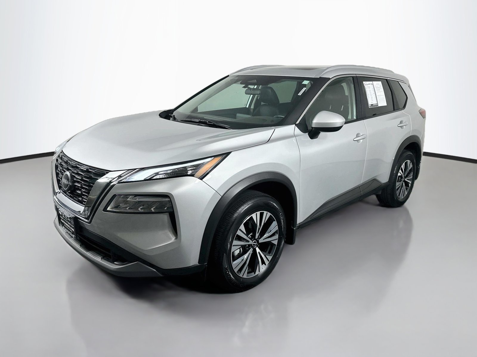 Used 2023 Nissan Rogue SV w/ SV Premium B Package AWD/4WD image 3
