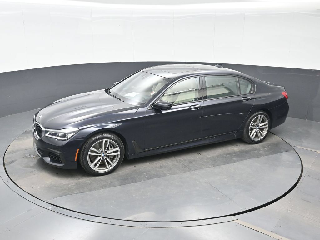 Used 2018 BMW 750i xDrive AWD/4WD image 20
