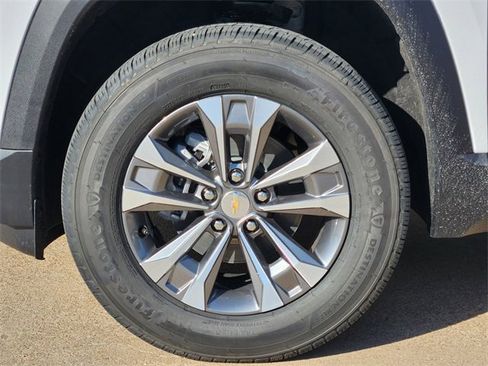 New 2026 Chevrolet Equinox LT w/ Convenience Package II image 8