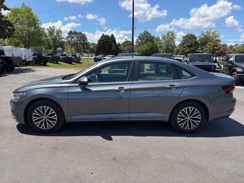 Used 2019 Volkswagen Jetta SE FWD image 6