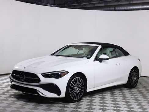 Used 2025 Mercedes-Benz CLE 450 4MATIC Cabriolet image 15