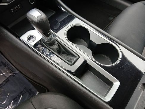 Used 2024 Nissan Altima 2.5 SV image 23