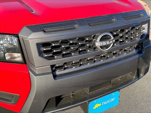 Used 2025 Nissan Frontier SV image 31