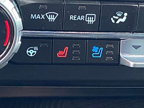 Used 2025 Ford F250 Platinum image 21