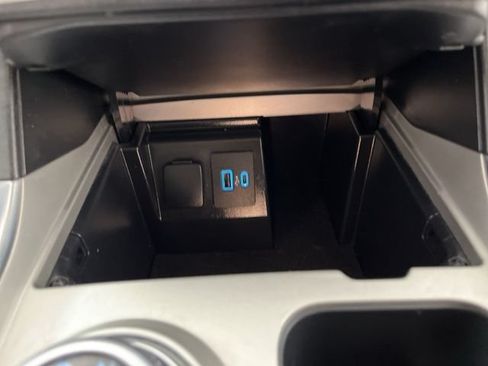 Used 2024 Ford Explorer XLT w/ Equipment Group 202A RWD image 24