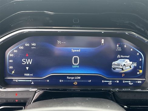 Used 2024 Chevrolet Silverado 1500 RST w/ Z71 Off-Road Package image 12