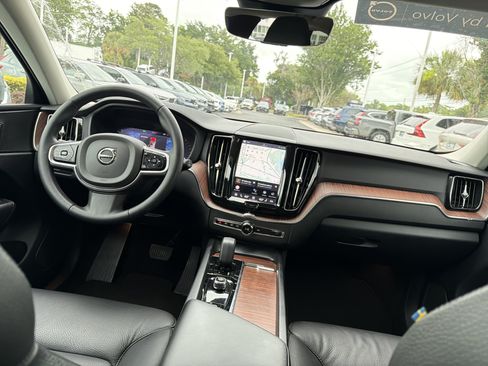 Certified 2023 Volvo XC60 B5 Plus w/ Protection Package Premier AWD/4WD image 30