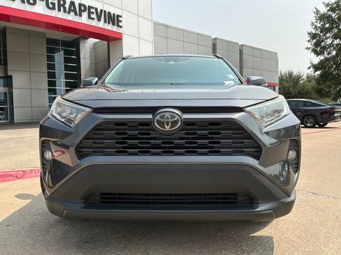 Used 2019 Toyota RAV4 XLE w/ Carpet Mat Package FWD image 3