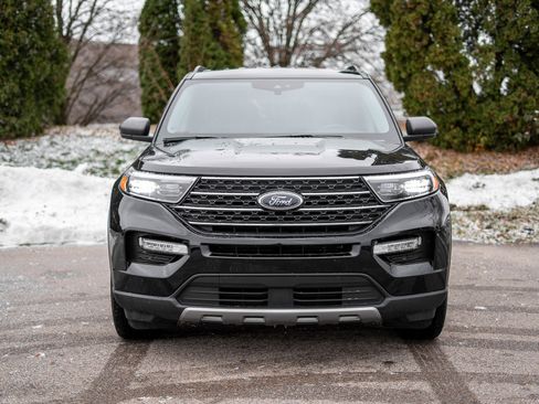 Used 2023 Ford Explorer XLT w/ Equipment Group 202A image 2