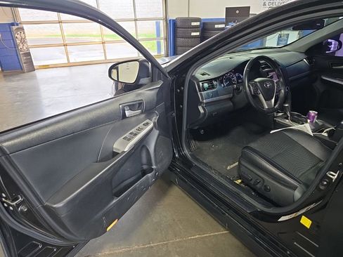 Used 2014 Toyota Camry SE image 6