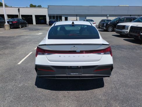 Used 2025 Hyundai Elantra Sport FWD image 6