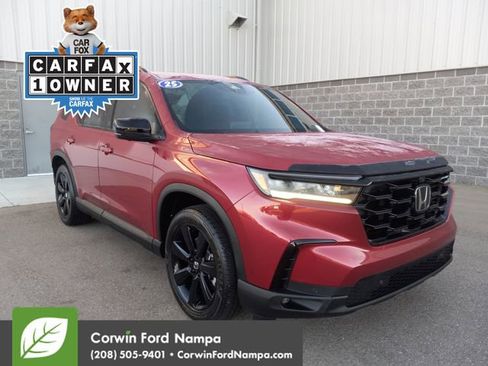 Used 2025 Honda Pilot Black Edition image 1