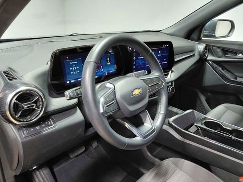 Used 2025 Chevrolet Equinox LT image 20