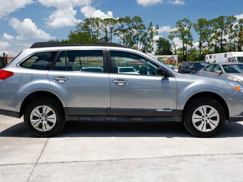 Used 2011 Subaru Outback 2.5i AWD/4WD image 8