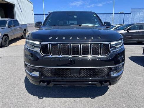 Used 2024 Jeep Wagoneer 4WD w/ Premium Group I image 2