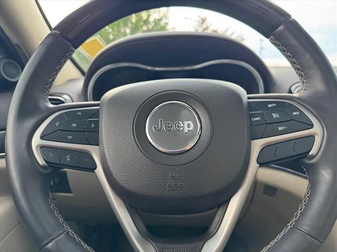 Used 2019 Jeep Grand Cherokee Overland RWD image 18