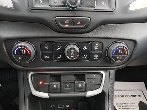 Used 2023 GMC Terrain SLE w/ Driver Convenience Package image 16