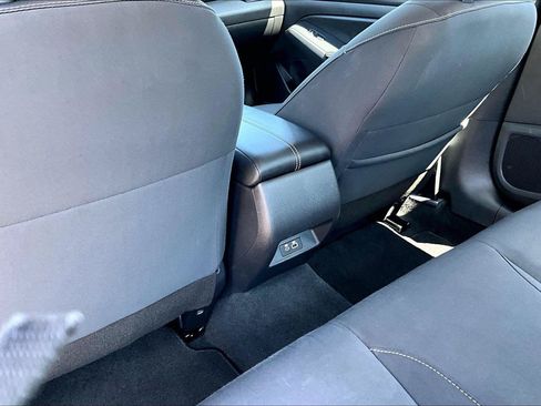 Used 2025 Nissan Altima 2.5 SV FWD image 33