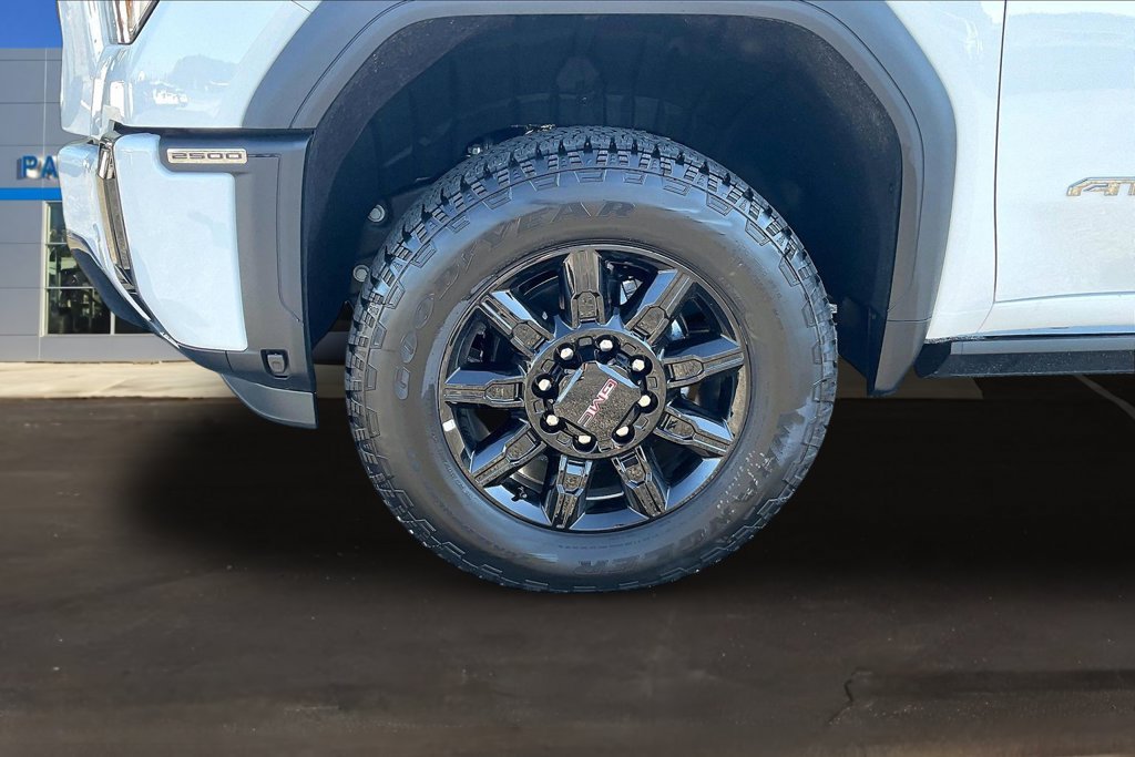 New 2026 GMC Sierra 2500 AT4 w/ AT4 Premium Plus Package AWD/4WD image 13