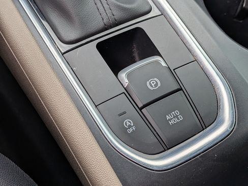 Used 2020 Hyundai Santa Fe SE FWD image 30