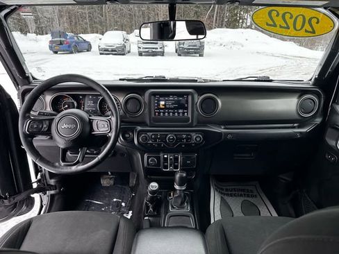 Used 2022 Jeep Gladiator Sport image 11