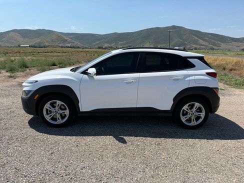Used 2023 Hyundai Kona SEL AWD/4WD image 4
