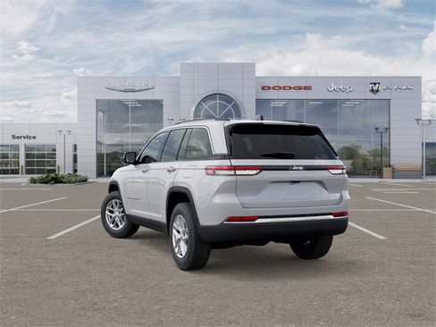 New 2025 Jeep Grand Cherokee Laredo X w/ Luxury Tech Group I image 3