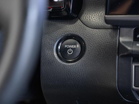 Used 2025 Toyota Camry SE FWD image 25