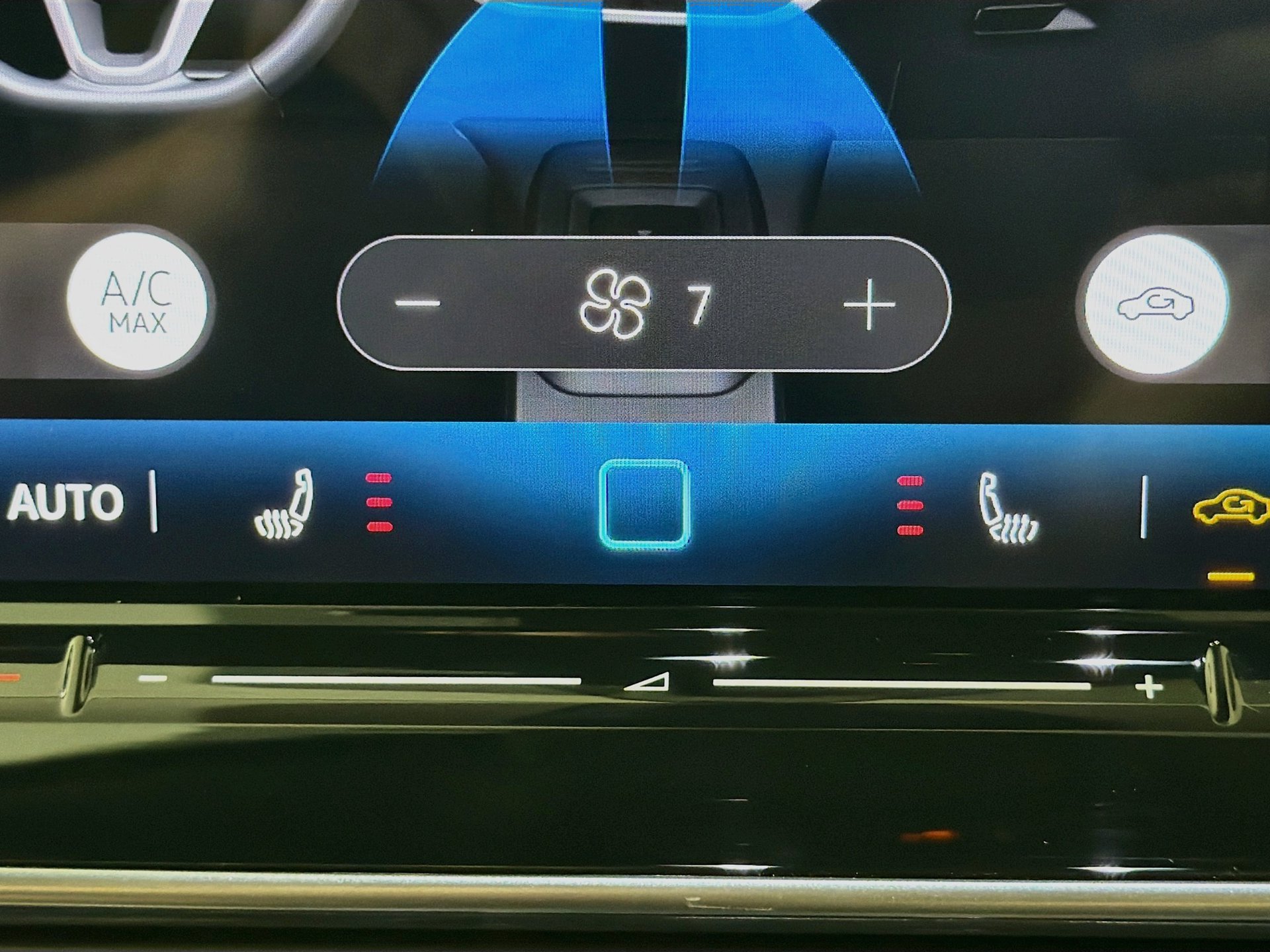 Certified 2025 Volkswagen ID.4 Pro RWD image 19