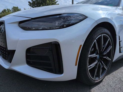 Certified 2022 BMW i4 eDrive40 w/ M Sport Package RWD image 11