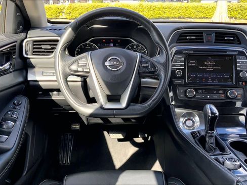 Used 2023 Nissan Maxima SL image 5