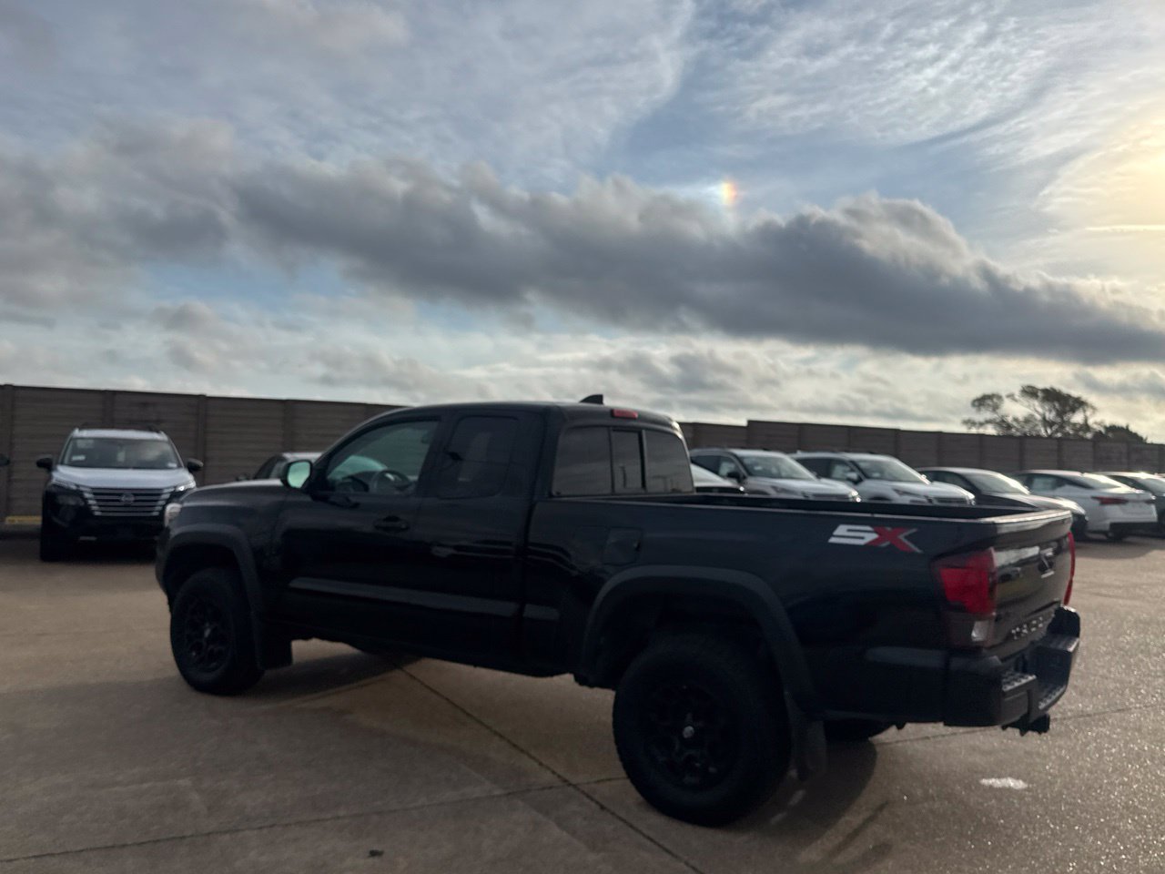 Used 2021 Toyota Tacoma SR w/ SX Package AWD/4WD image 17