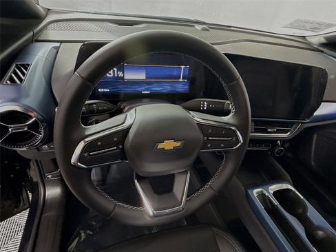 New 2026 Chevrolet Equinox EV LT image 6