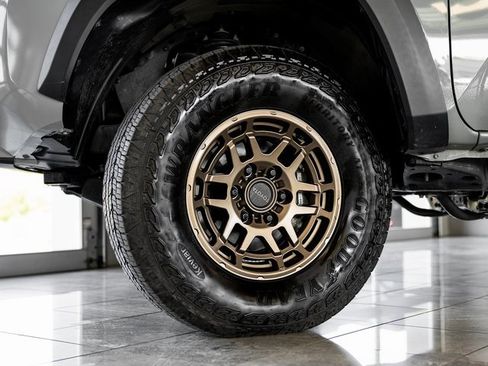 Used 2023 Toyota Tacoma w/ Trail Edition image 7