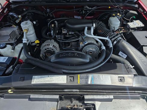 Used 2004 GMC Sonoma SLS AWD/4WD image 13
