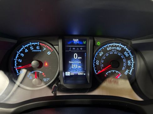Used 2022 Toyota Tacoma SR AWD/4WD image 20