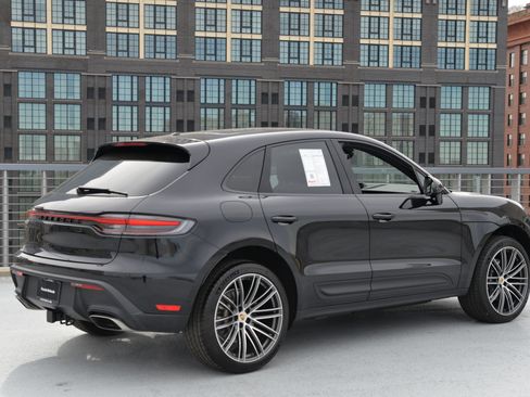 Certified 2026 Porsche Macan AWD/4WD image 9