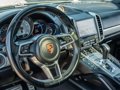 Used 2018 Porsche Cayenne GTS image 24
