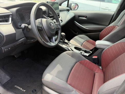 Used 2023 Toyota Corolla SE FWD image 2