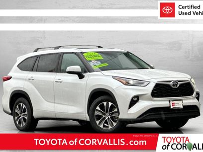 Used 2023 Toyota Highlander XLE