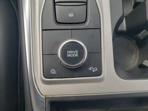 Used 2023 Ford Explorer XLT w/ Equipment Group 202A AWD/4WD image 27