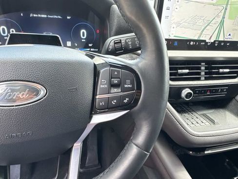 Used 2025 Ford Explorer Platinum w/ LUX Leather Package AWD/4WD image 29