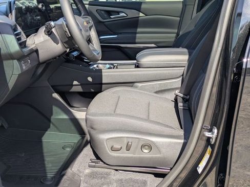 New 2026 Chevrolet Traverse LT w/ Sun and Wheel Package image 10