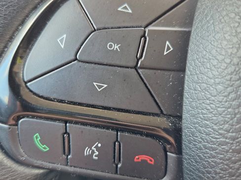 Used 2018 Jeep Renegade Altitude w/ Popular Equipment Group image 18