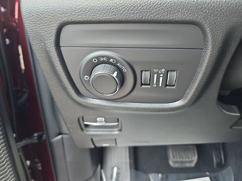 Used 2025 Jeep Grand Cherokee Laredo X w/ Luxury Tech Group I image 29