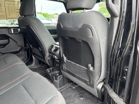 Used 2024 Jeep Wrangler Unlimited Rubicon AWD/4WD image 39