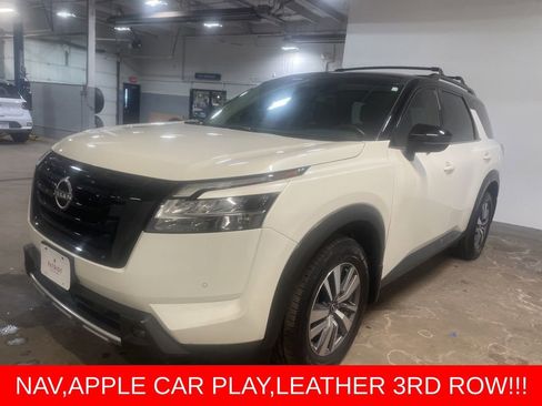 Used 2023 Nissan Pathfinder SL w/ Lighting Package (N92) image 8